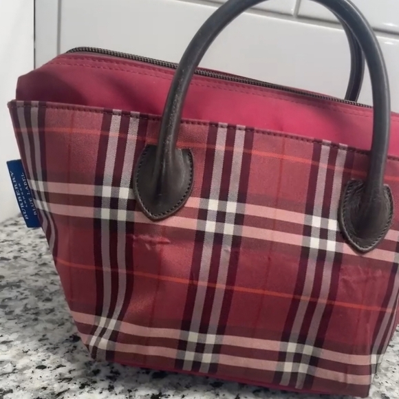๐RARE Blue Label Red Burberry NWOT in Mint Condition Shoulder Bag๐ - Picture 7 of 13